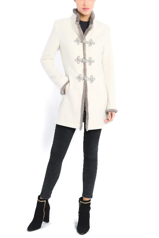 Long blazer from cream coloured wool-jersey Women's Custom Jacket